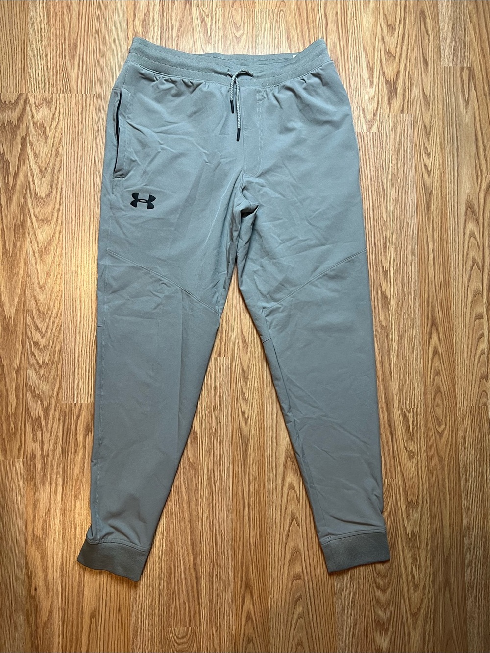 Under Armour Men's Grey Performance Jogger Pants Medium